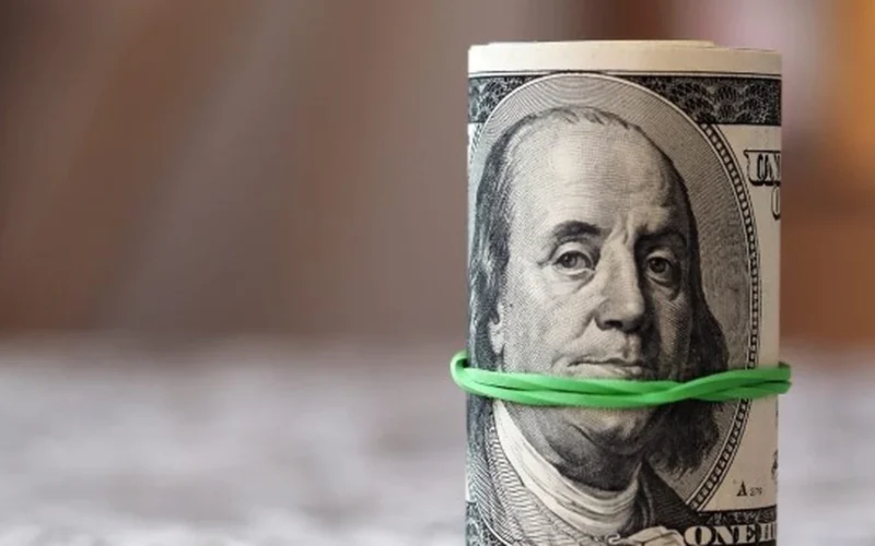 تراجع جديد في سعر صرف الدولار مقابل الجنيه بختام تعاملات الأربعاء